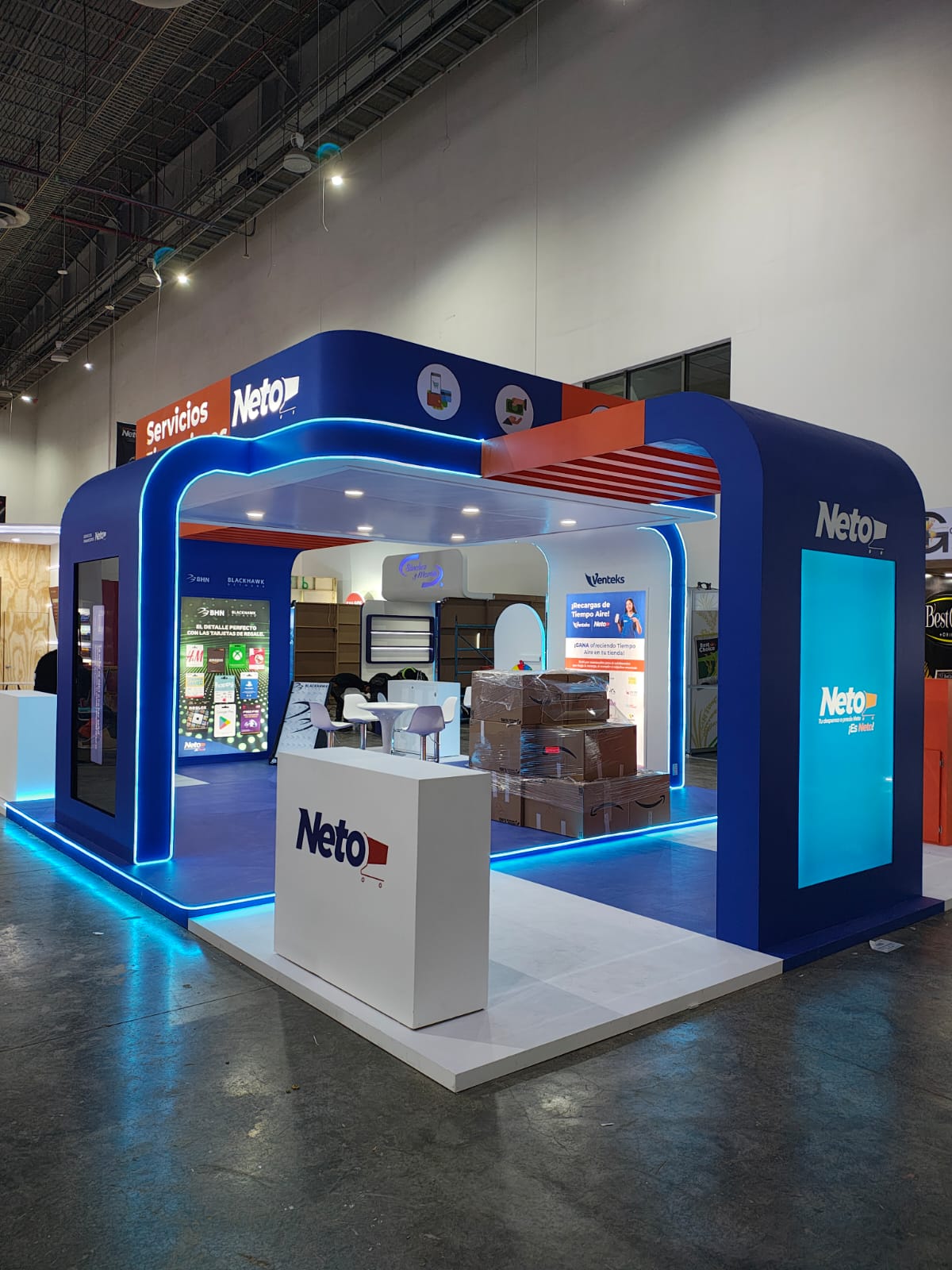 Stand personalizado con narrativa de marca para exposición